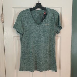 NWT. Under Armour heat gear workout tee
